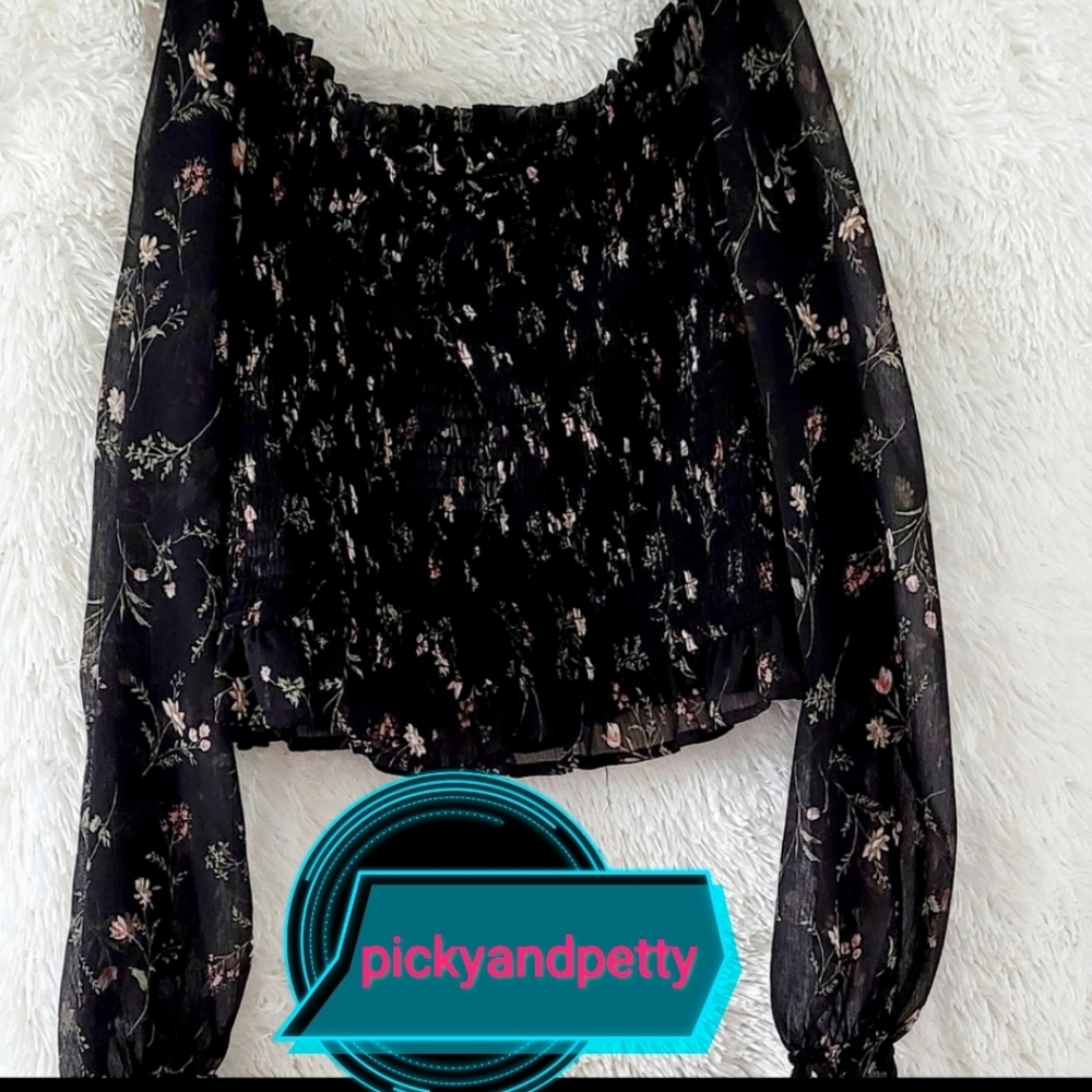 Puff sleeve crop